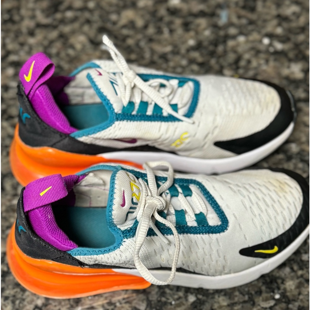 Nike 4.5Y air 270